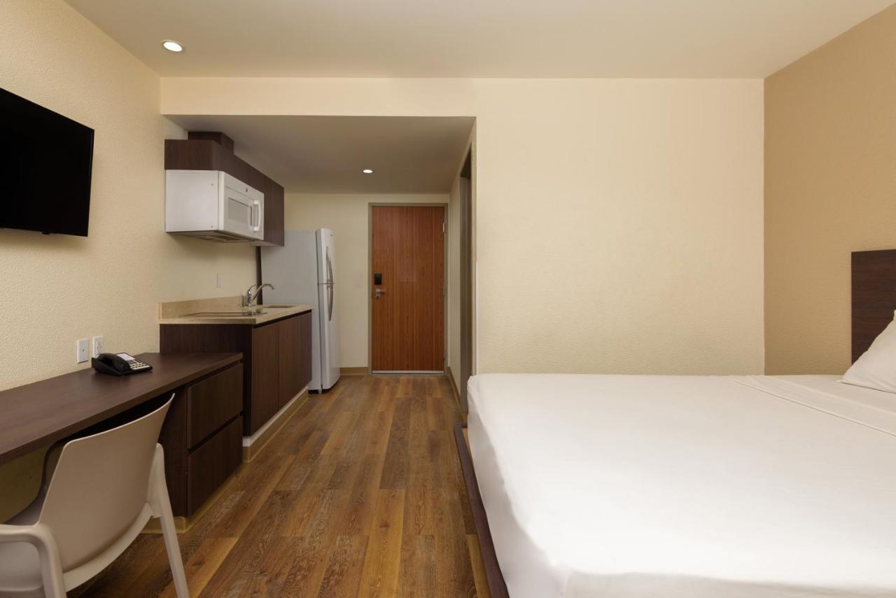 Extended Macroplaza Apartahotel